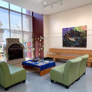 Lobby of VIU tiwšɛmawtxʷ campus